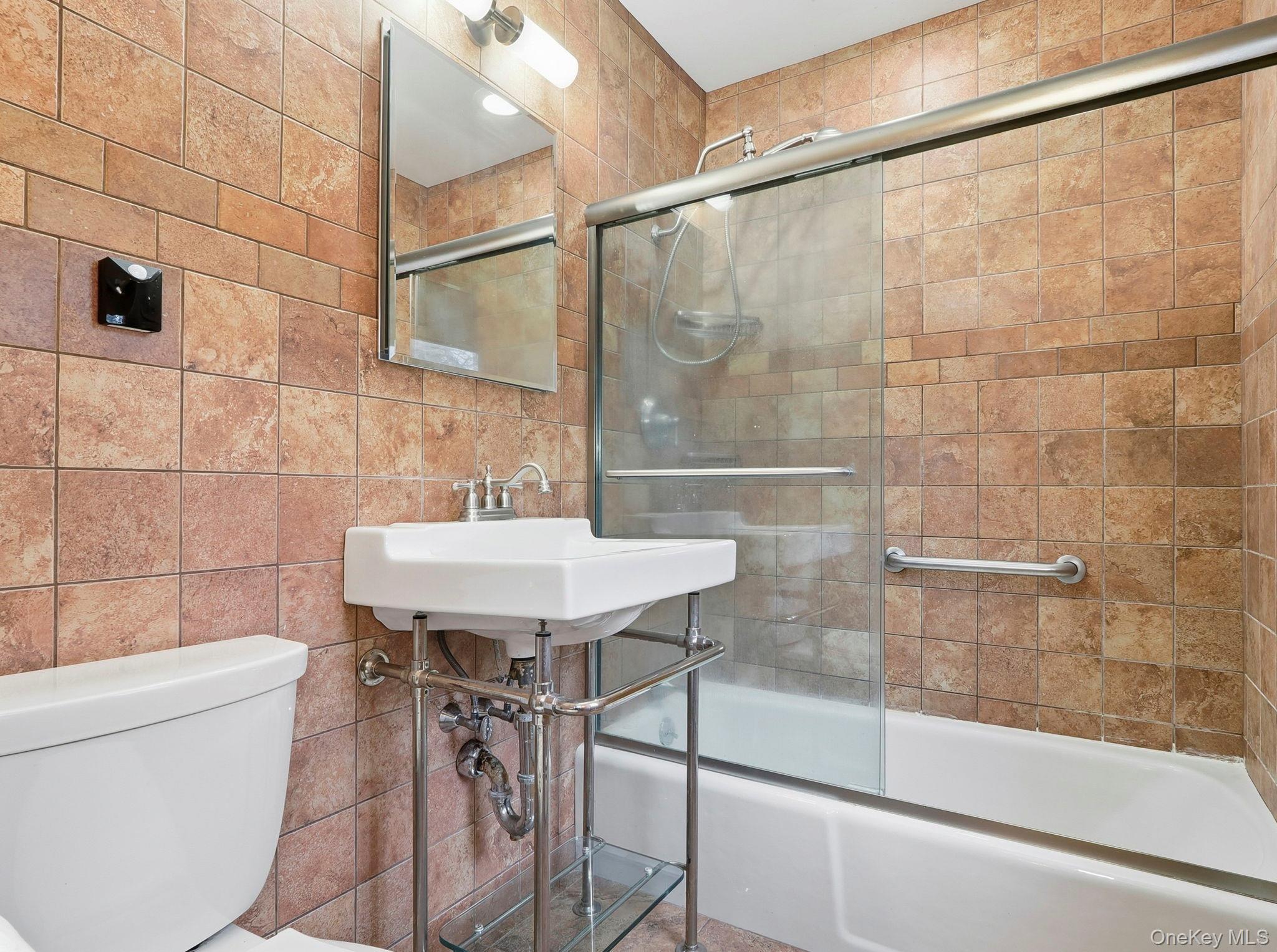 33 Fulmar Road Mahopac, NY 10541 - Photo 21 of 45 Master bath.