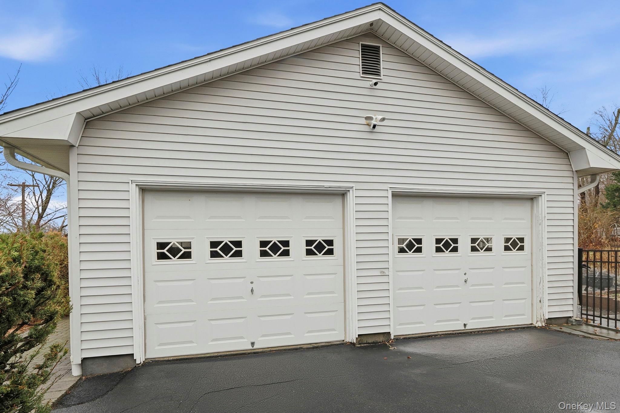 33 Fulmar Road Mahopac, NY 10541 - Photo 25 of 45 Two car garage.