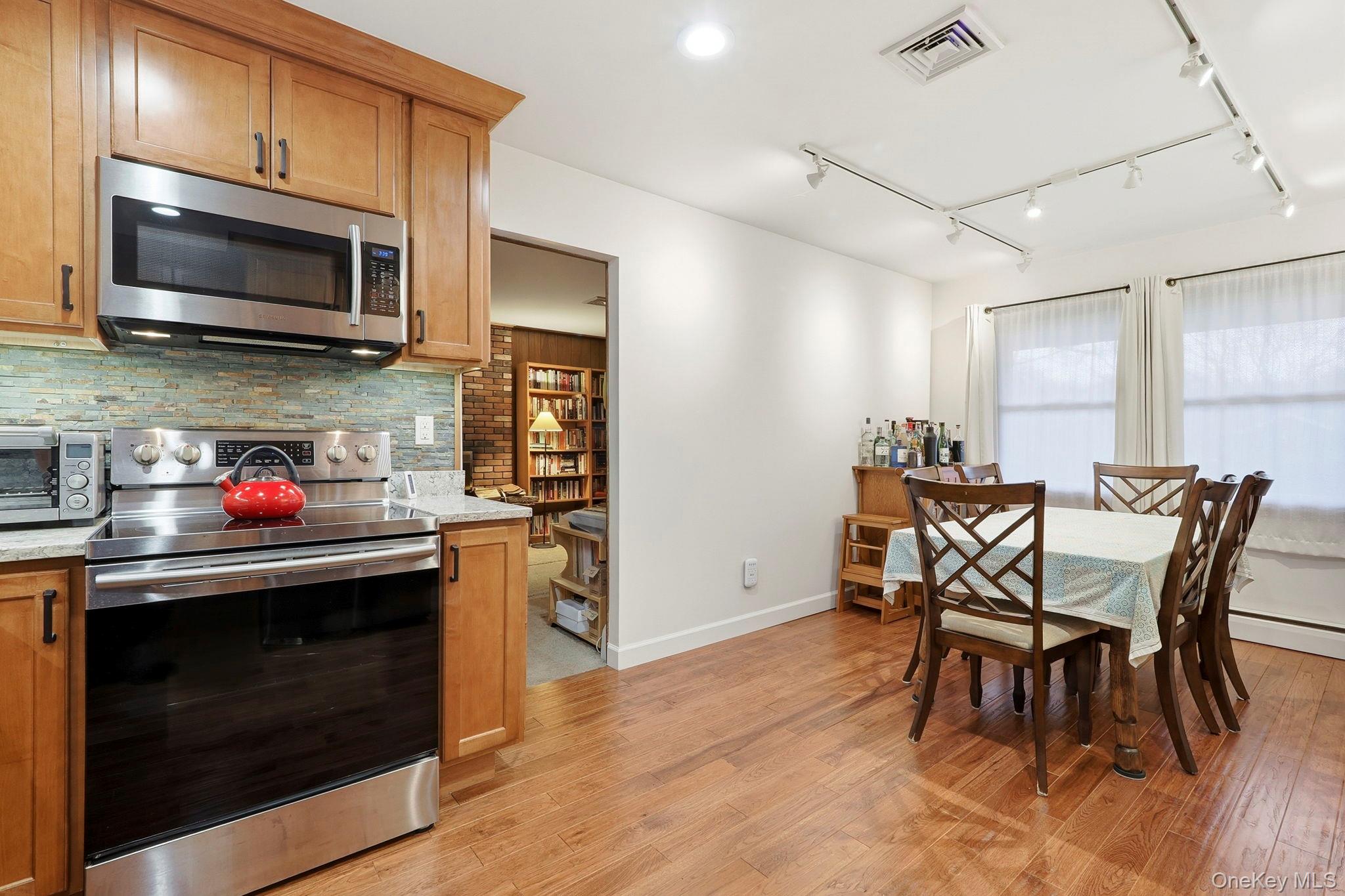 33 Fulmar Road Mahopac, NY 10541 - Photo 3 of 45 Kitchen.