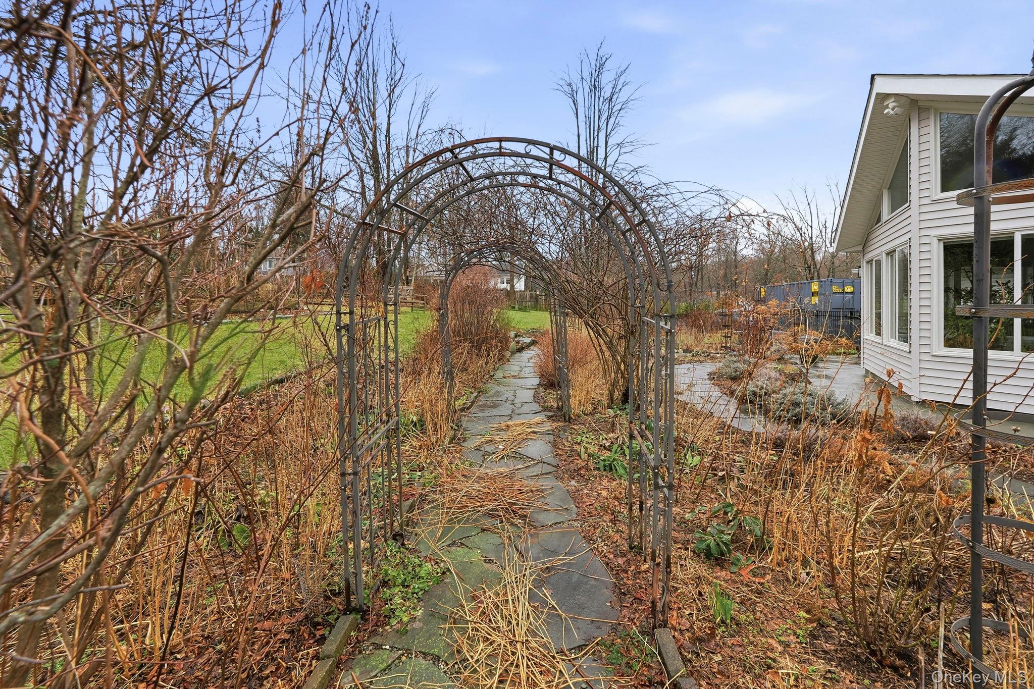 33 Fulmar Road Mahopac, NY 10541 - Photo 42 of 45 Garden.