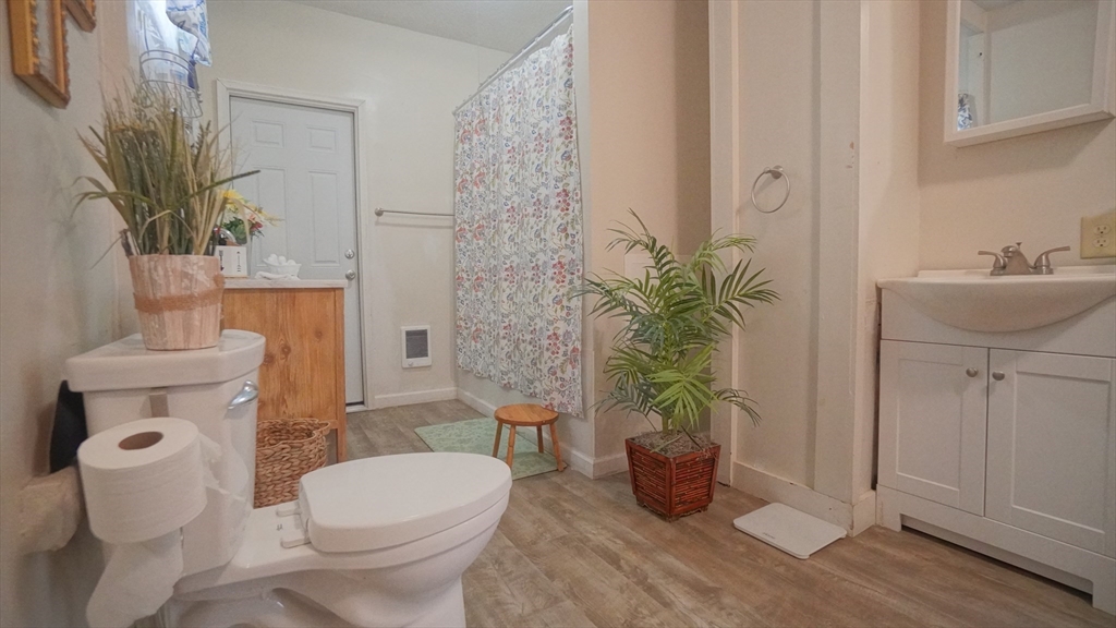 11 Spruce Street Springfield, MA 01105 - Photo 13 of 21