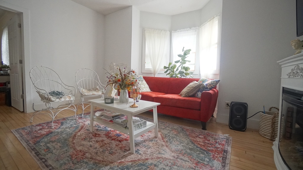 11 Spruce Street Springfield, MA 01105 - Photo 4 of 21