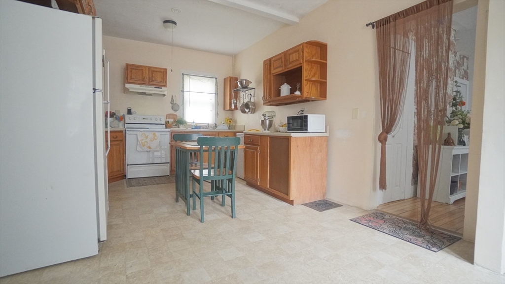 11 Spruce Street Springfield, MA 01105 - Photo 9 of 21
