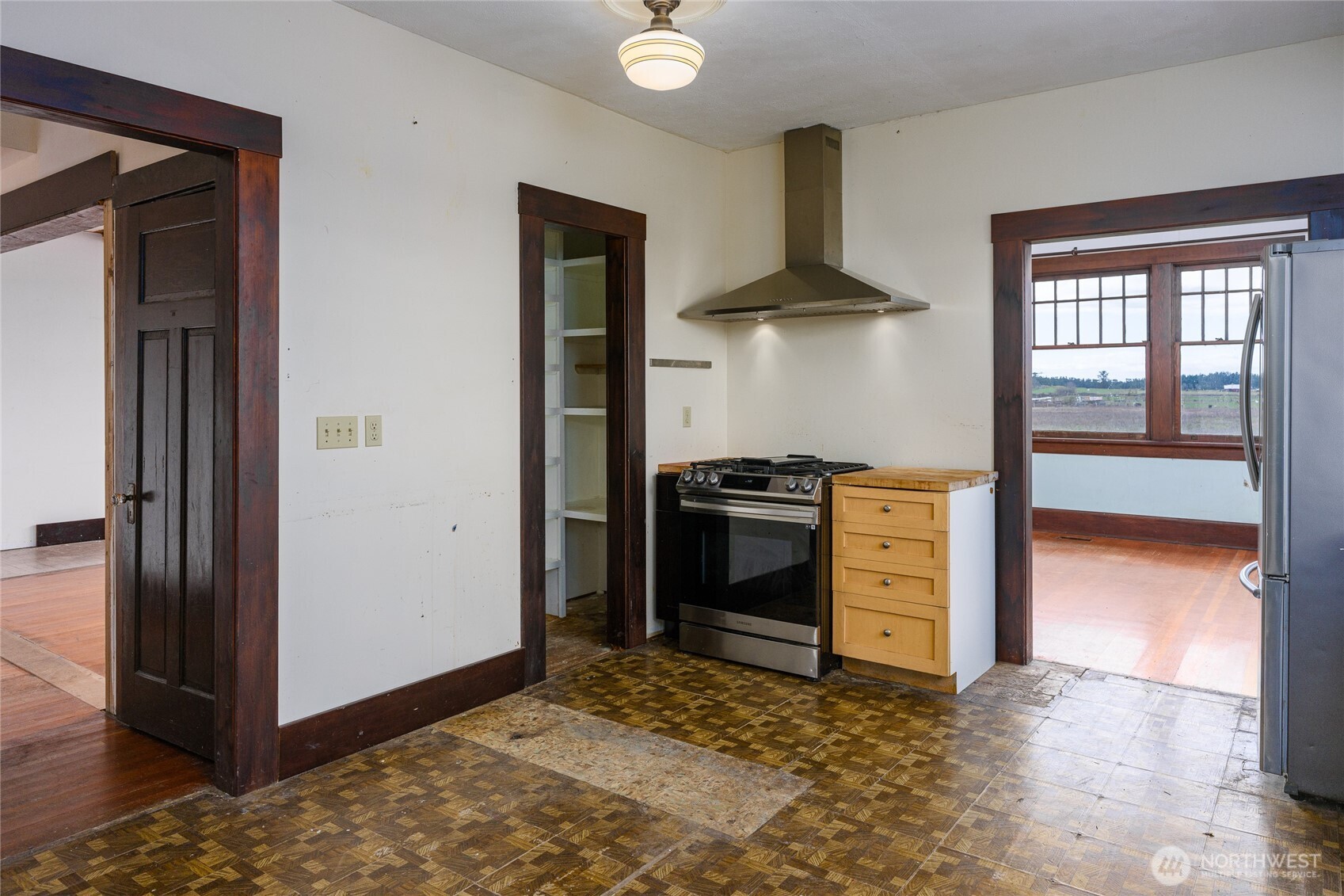 5625 Fisherman Bay Road Lopez Island, WA 98261 - Photo 22 of 40 a view of an empty room and window