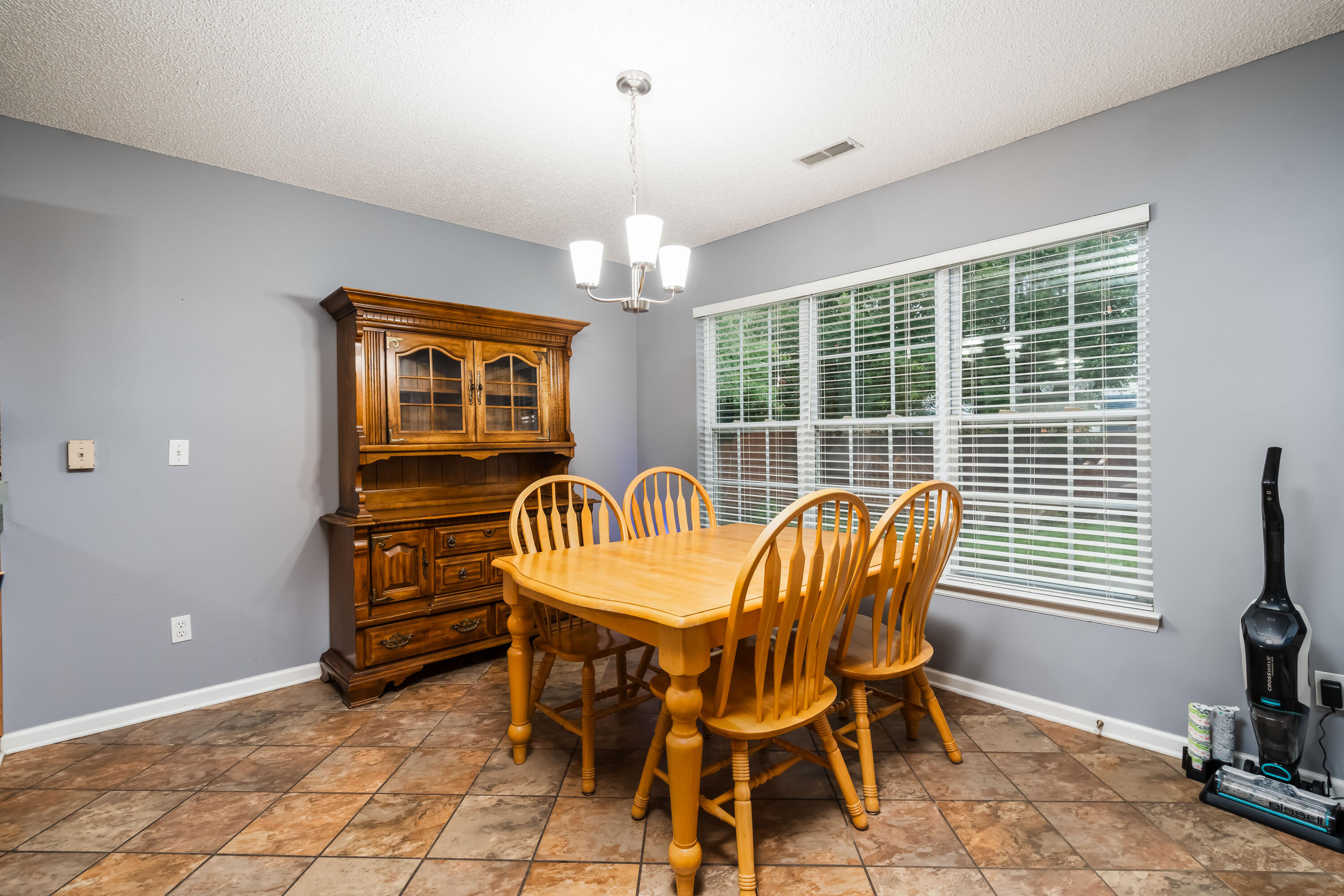 1212 Millbrook Road Summerville, SC 29486 - Photo 4 of 16 1212 Millbrook-6