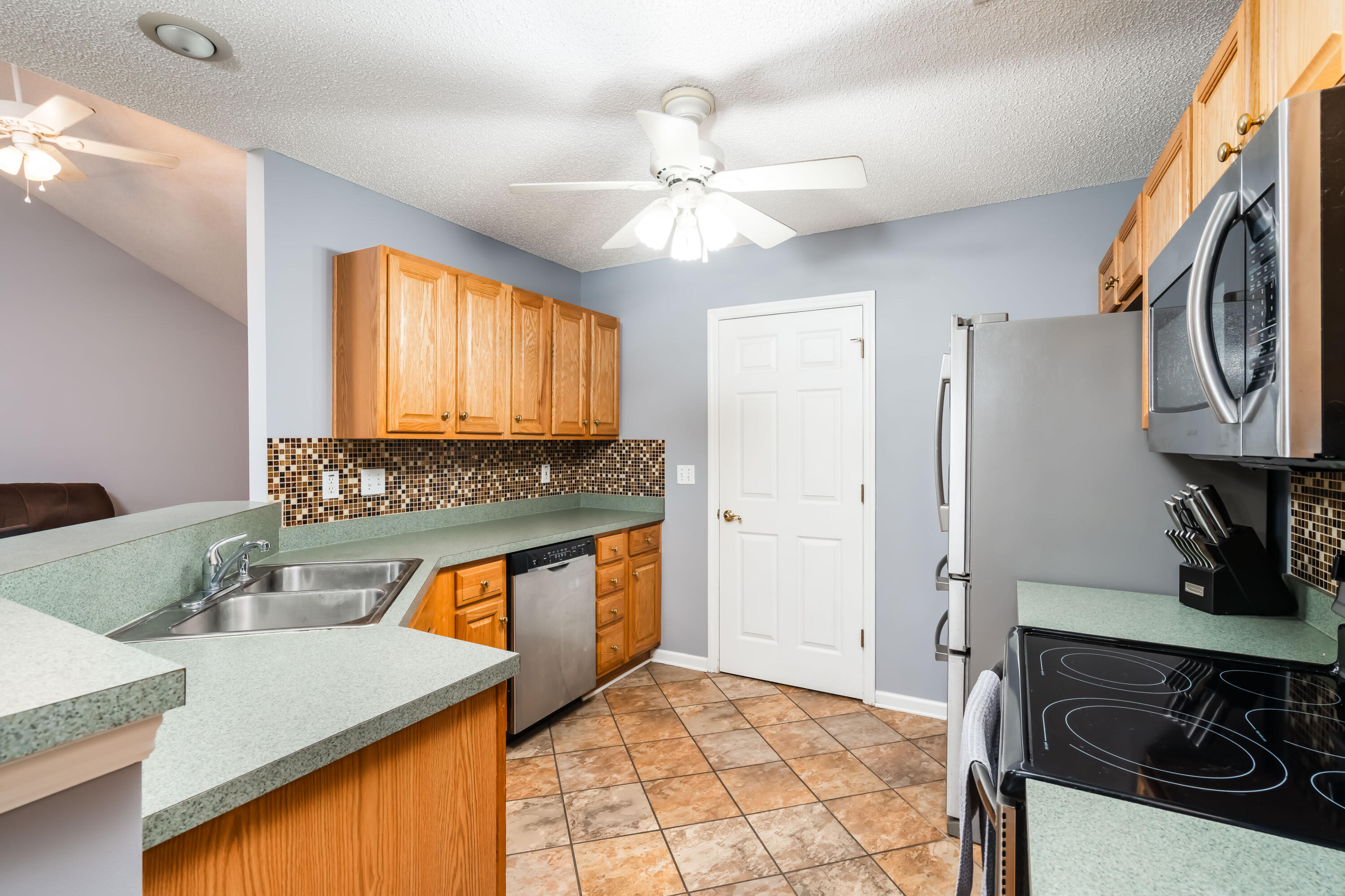 1212 Millbrook Road Summerville, SC 29486 - Photo 6 of 16 1212 Millbrook-8