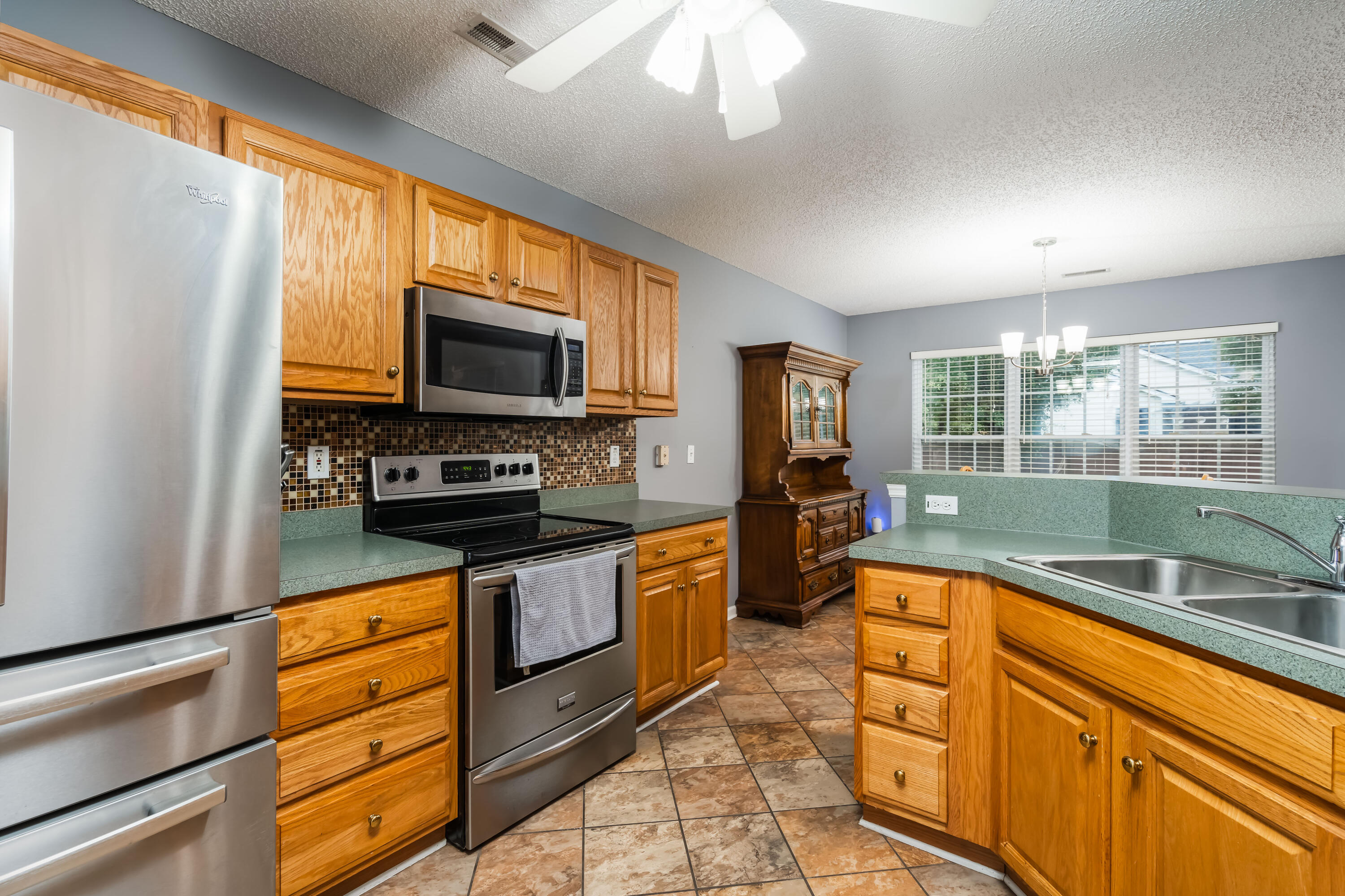 1212 Millbrook Road Summerville, SC 29486 - Photo 7 of 16 1212 Millbrook-9