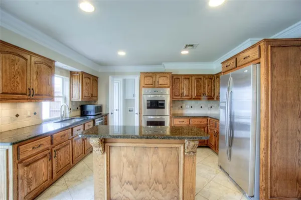 $2,595 | 3112 Kingston Drive, Plano, TX 75074