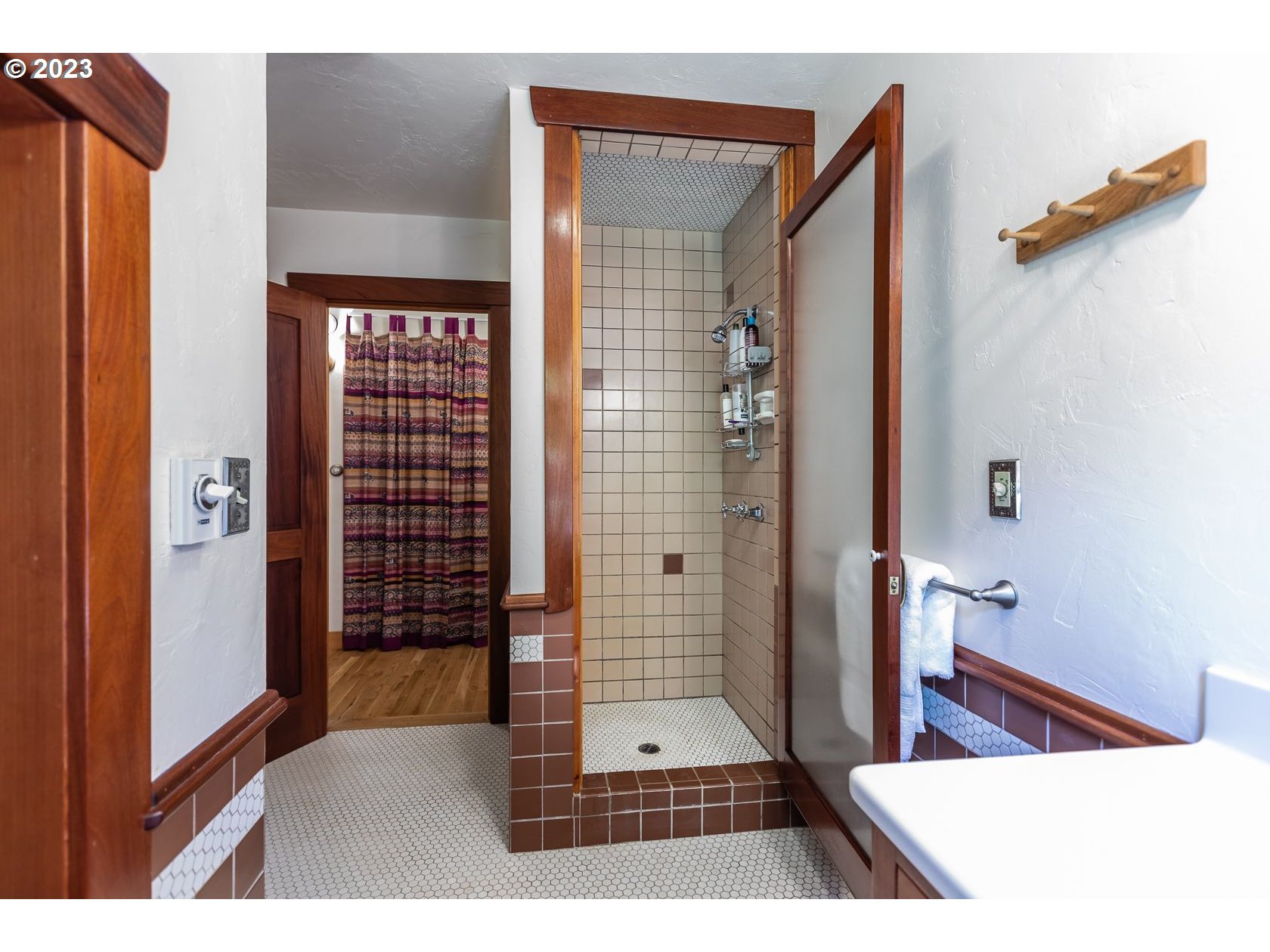 24739 Demming Ridge Road Elmira, OR 97437 - Photo 18 of 48 Bathroom
