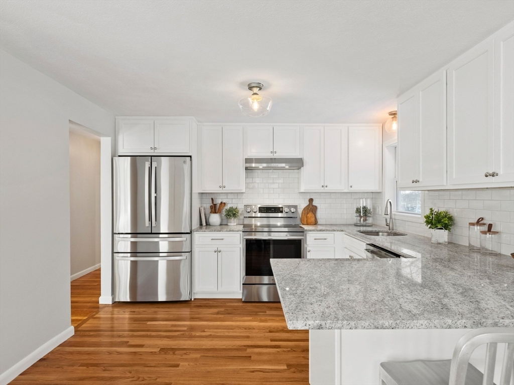 119 Van Norden Road Reading, MA 01867 - Photo 9 of 42 Gallery Image 9