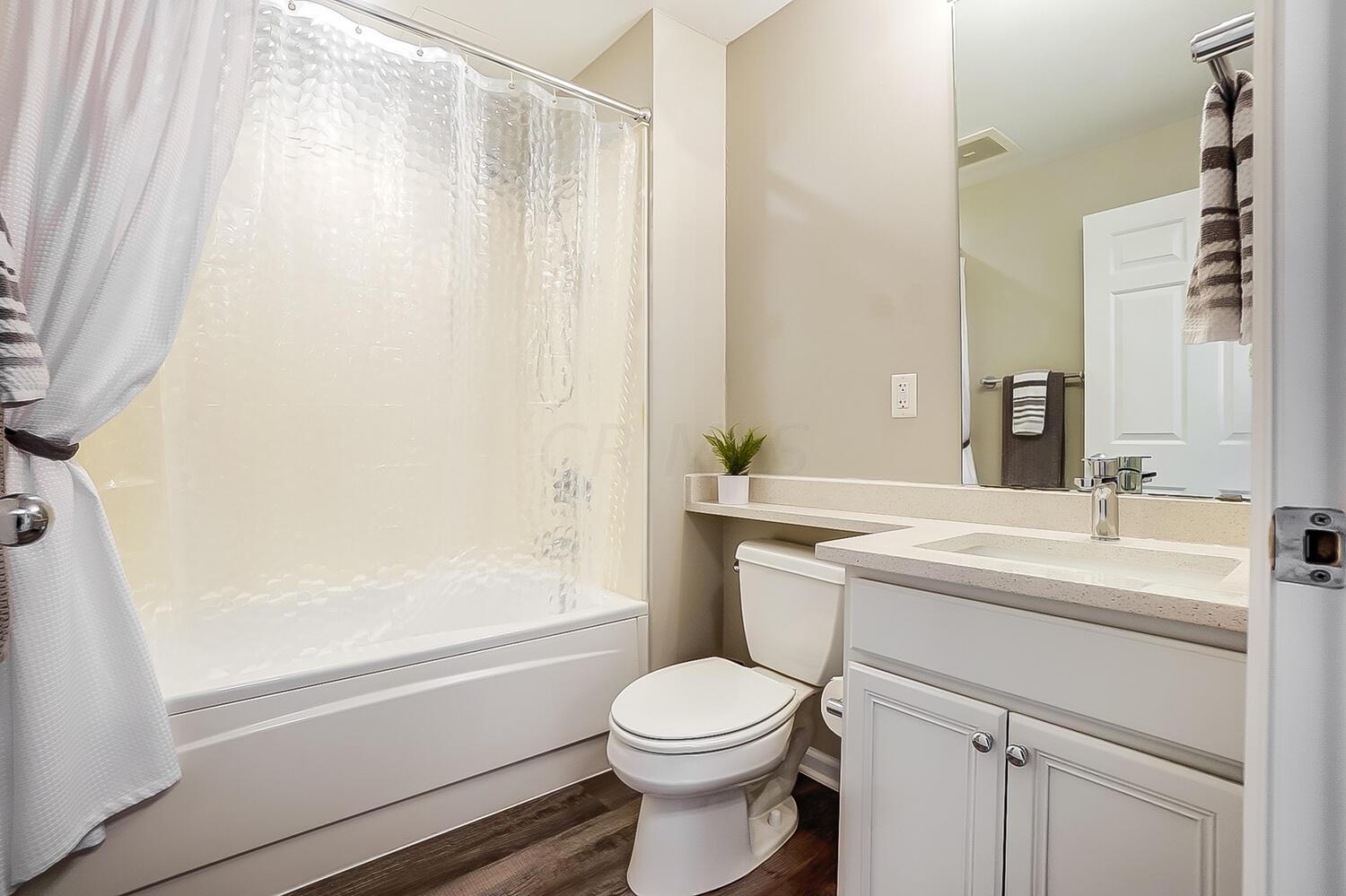 4401 Hunts Landing Road, Unit 301 Hebron, OH 43025 - Photo 22 of 41 Updated Full bath #1