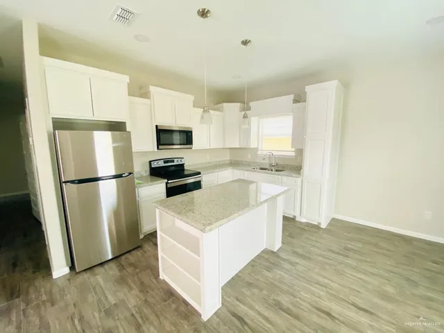 $1,275 | 801 West Sunset Valley Street, Unit 4, Alton, TX 78573