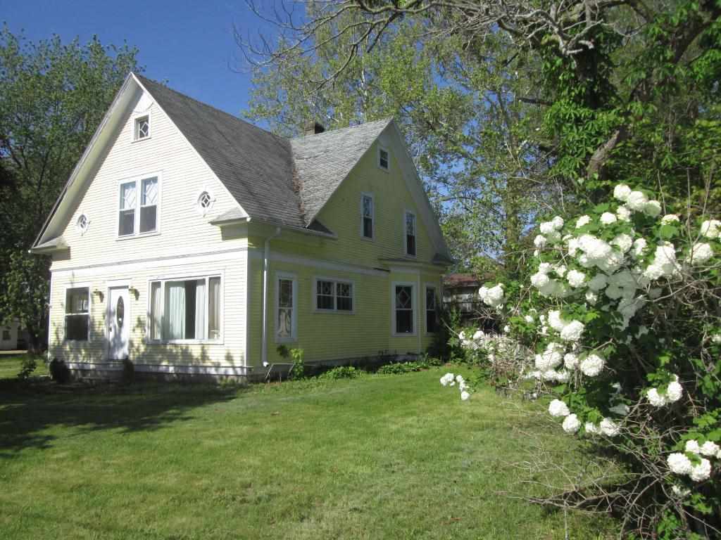 402 Docia Road Hillsdale, IL 61257 - Photo 3 of 12