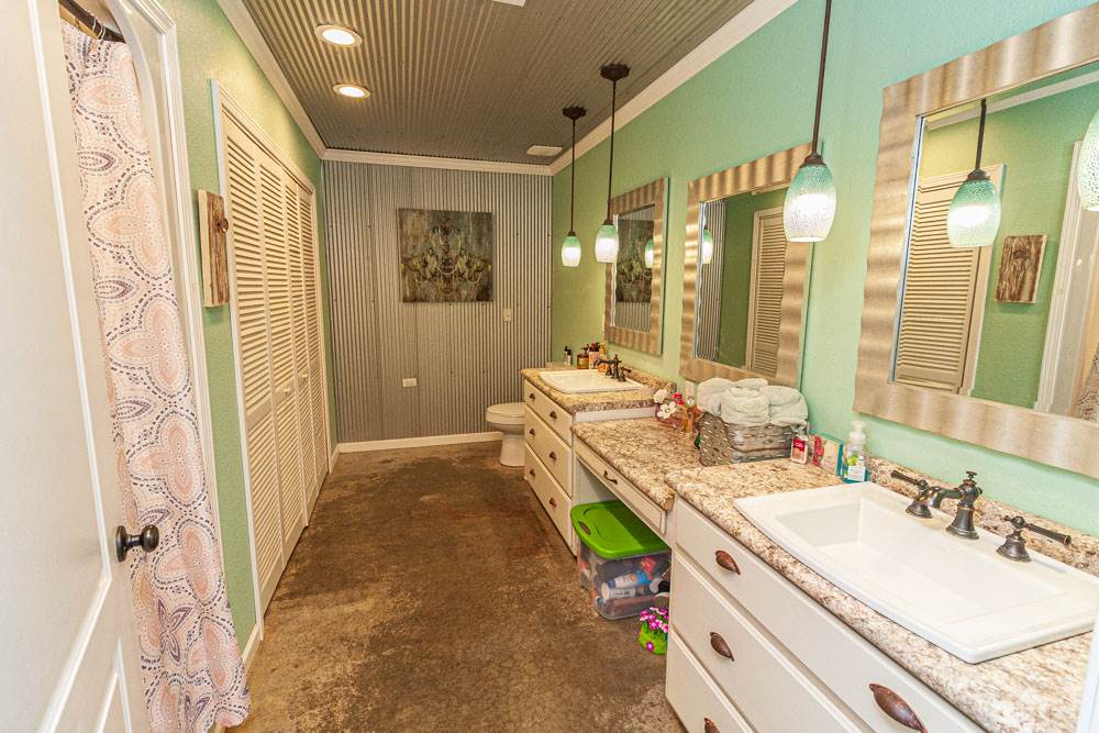 2935 Sulphur Springs Road Selmer, TN 38375 - Photo 15 of 19 Gallery Image 15