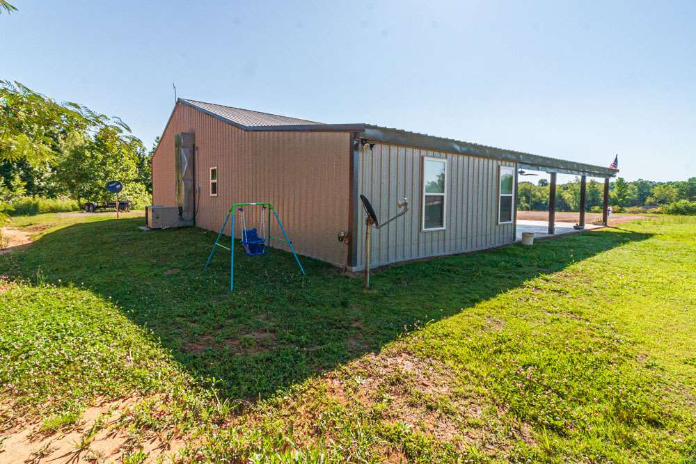 2935 Sulphur Springs Road Selmer, TN 38375 - Photo 3 of 19 Gallery Image 3