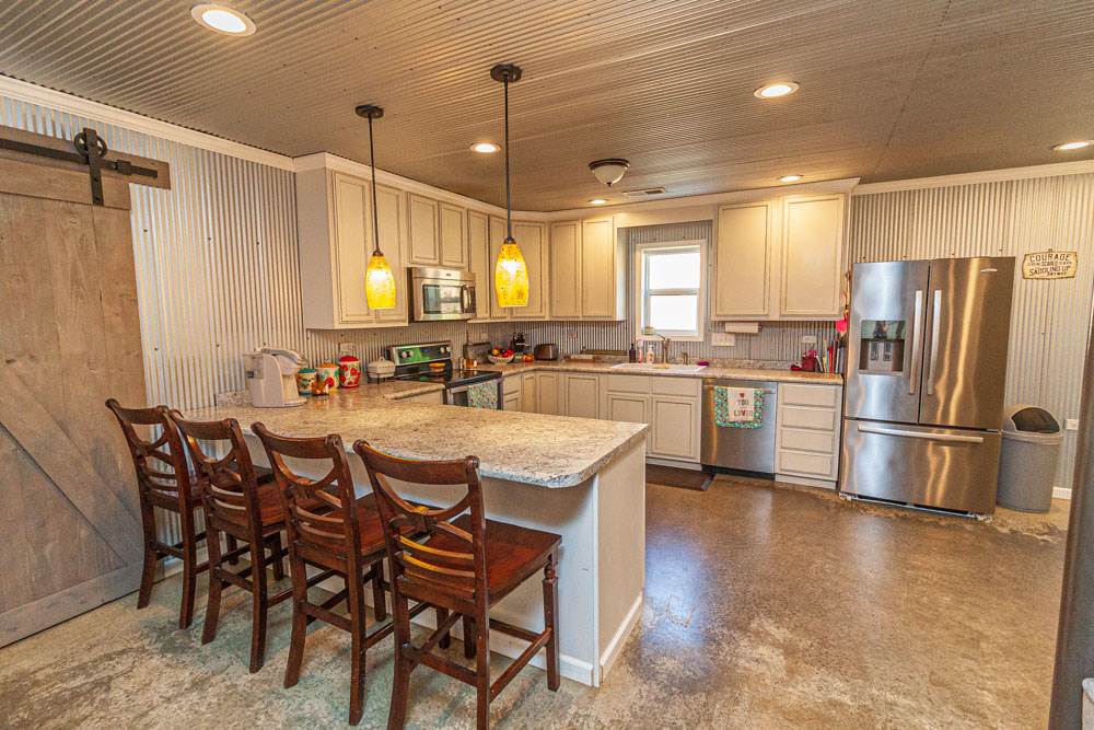 2935 Sulphur Springs Road Selmer, TN 38375 - Photo 9 of 19 Gallery Image 9