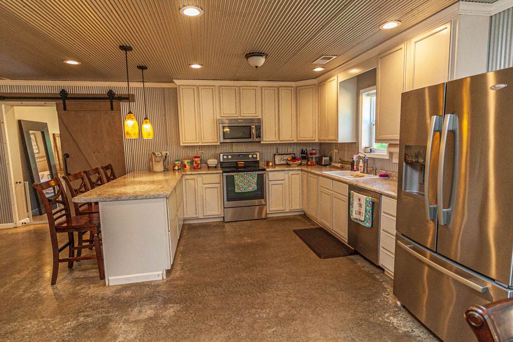 2935 Sulphur Springs Road Selmer, TN 38375 - Photo 10 of 19 Gallery Image 10