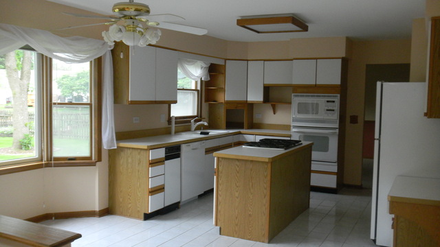 1426 Foxhill Road Naperville, IL 60563 - Photo 7 of 16