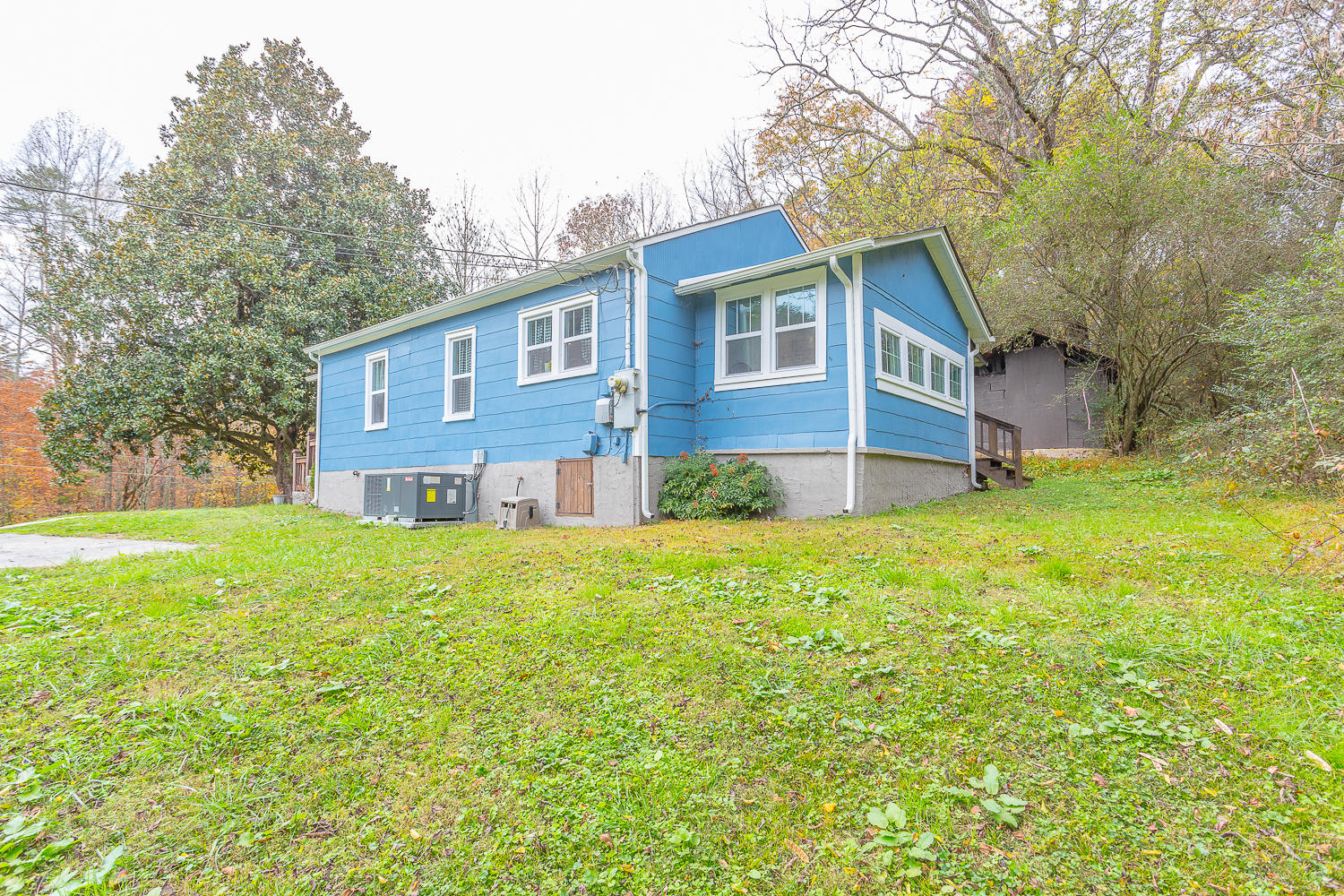 409 Coleman Road Soddy Daisy, TN 37379 - Photo 8 of 32 409 Coleman HD -8