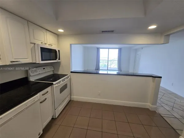 $2,150 | 13499 Biscayne Boulevard, Unit 1505, North Miami, FL 33181