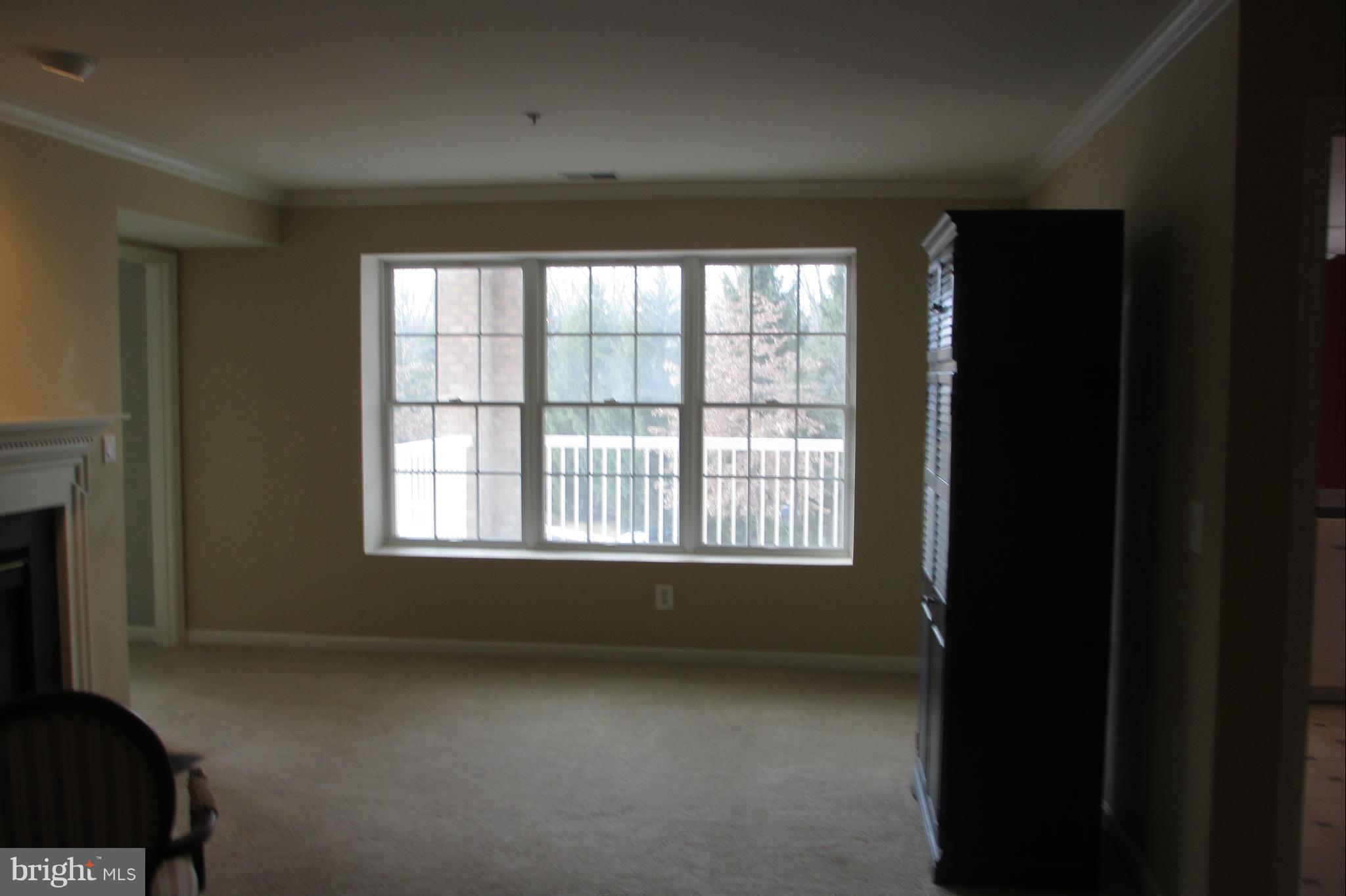 12330 Rosslare Ridge Road, Unit 301 Lutherville-Timonium, MD 21093 - Photo 9 of 15 Living Room