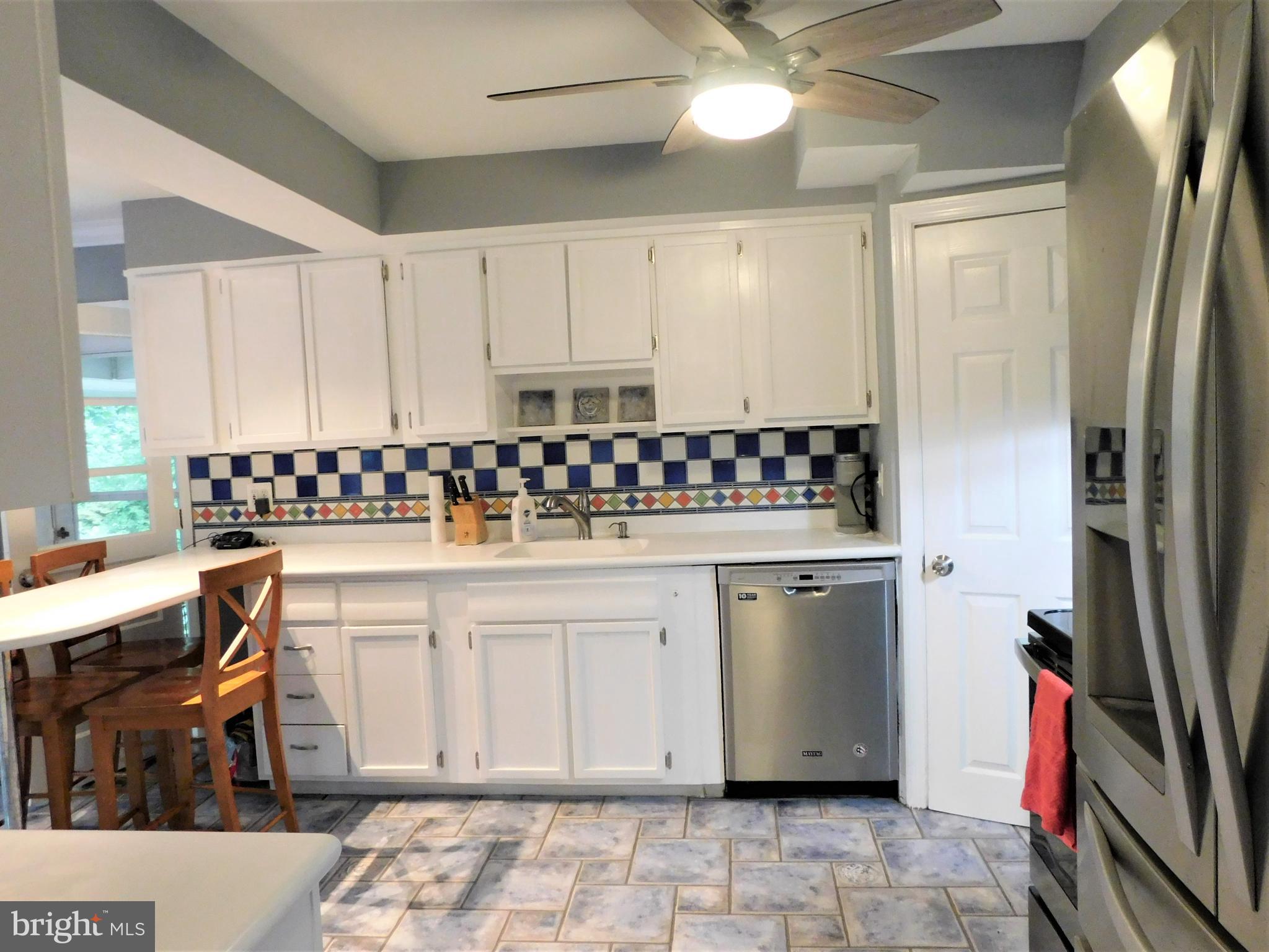 5 West Chelfield Road Glenside, PA 19038 - Photo 28 of 73 Custom Eat-in Kitchen w/stainless appliances