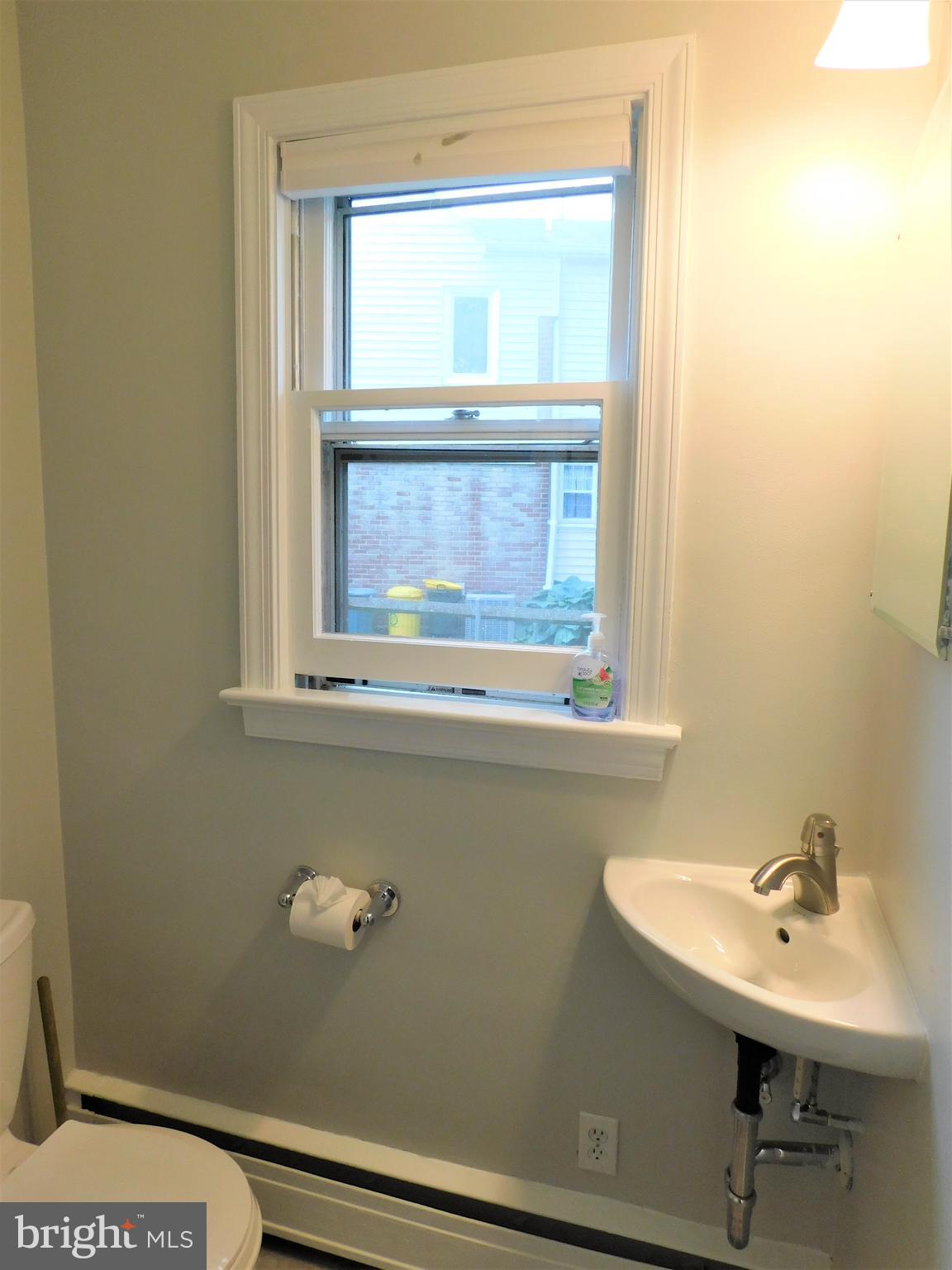 5 West Chelfield Road Glenside, PA 19038 - Photo 40 of 73 1st floor powder room