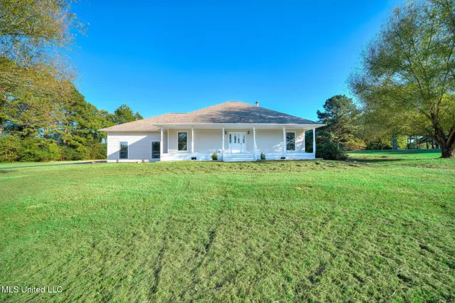 $299,999 | 177 South Fork Cove, Senatobia, MS 38668
