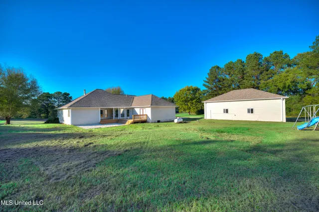 $299,999 | 177 South Fork Cove, Senatobia, MS 38668