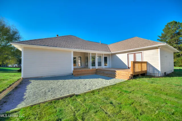 $299,999 | 177 South Fork Cove, Senatobia, MS 38668