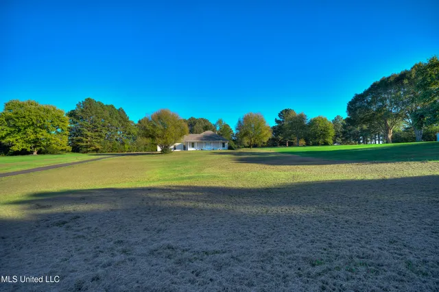 $299,999 | 177 South Fork Cove, Senatobia, MS 38668