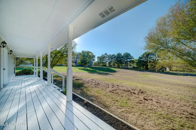 $299,999 | 177 South Fork Cove, Senatobia, MS 38668