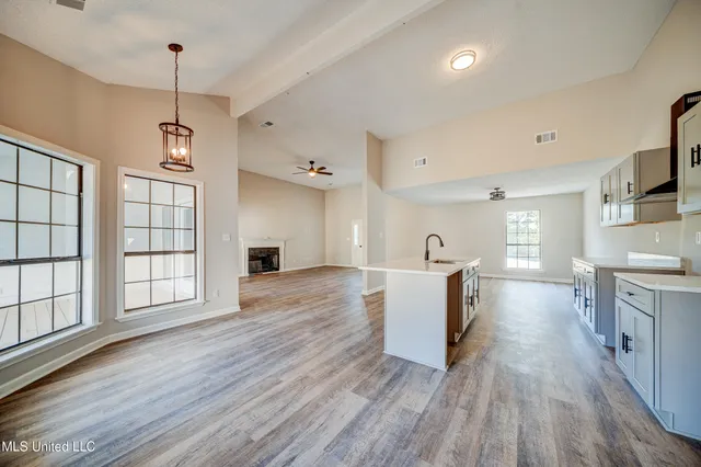 $299,999 | 177 South Fork Cove, Senatobia, MS 38668