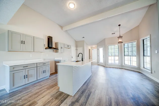 $299,999 | 177 South Fork Cove, Senatobia, MS 38668