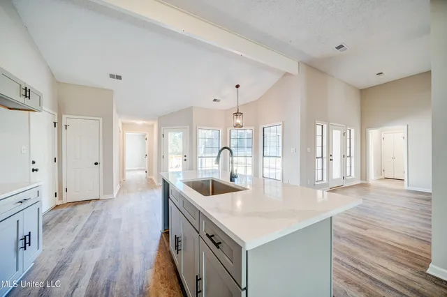 $299,999 | 177 South Fork Cove, Senatobia, MS 38668