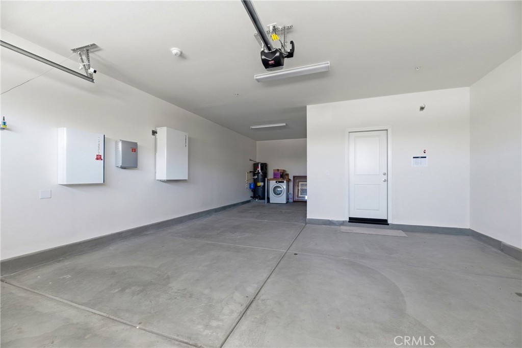 711 Ballesteros Street Perris, CA 92571 - Photo 26 of 39 Garage 1