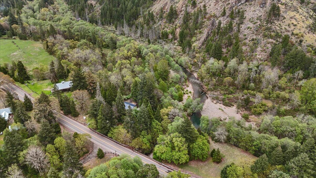 9020 Elk Creek Road Trail, OR 97541 - Photo 30 of 32 28