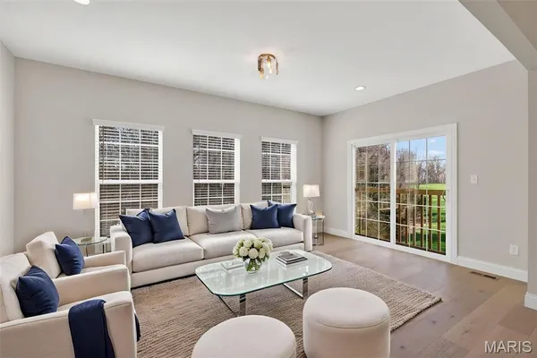 $1,300,000 | 969 Tara Court, Chesterfield, MO 63005