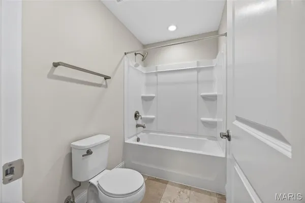 $1,300,000 | 969 Tara Court, Chesterfield, MO 63005