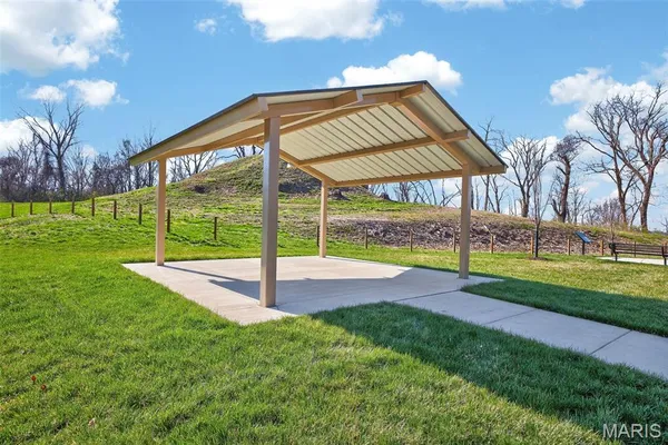 $1,300,000 | 969 Tara Court, Chesterfield, MO 63005