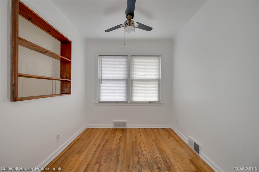 14615 Stephens Eastpointe, MI 48021 - Photo 7 of 25 Gallery Image 7