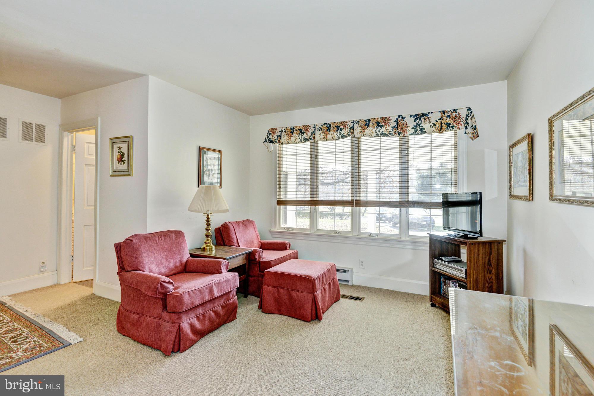 4232 Butler Road Glyndon, MD 21136 - Photo 17 of 29 Master Bedroom | Sitting Area