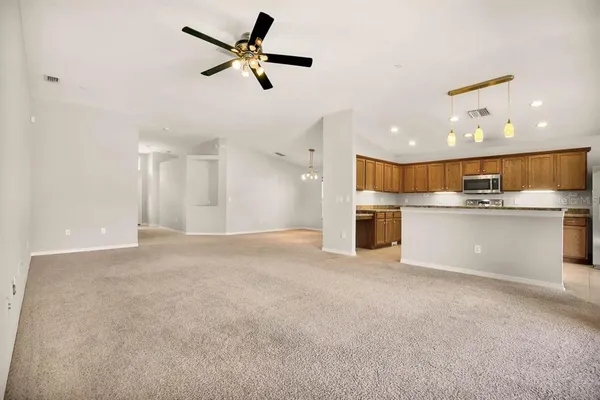 $2,900 | 6415 Bridgecrest Drive, Lithia, FL 33547
