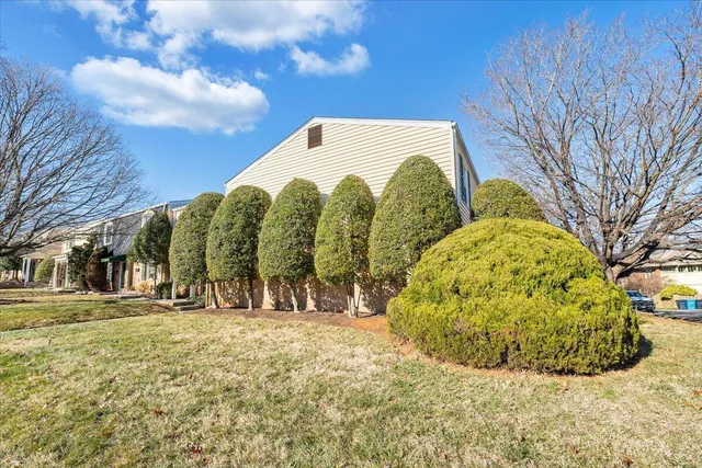 $194,000 | 1519 Wautauga Street Southwest, Unit E, Roanoke, VA 24015