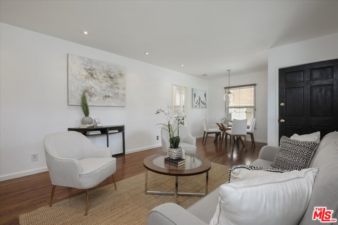 6623 Ruffner Avenue Lake Balboa, CA 91406 - Photo 3 of 25 Gallery Image 3
