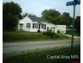 321 East Myrtle Street Virginia, IL 62691 - Photo 2 of 9 Gallery Image 2