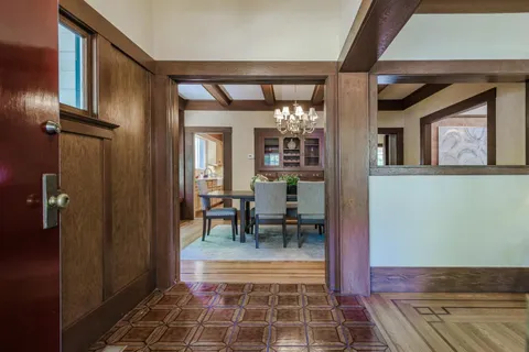 $4,950,000 | 717 Walnut Avenue, Burlingame, CA 94010