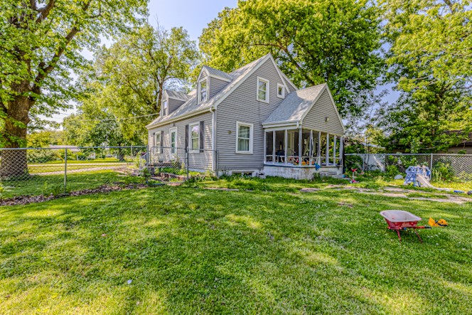 740 Simpson Avenue Decatur, IL 62526 - Photo 4 of 18