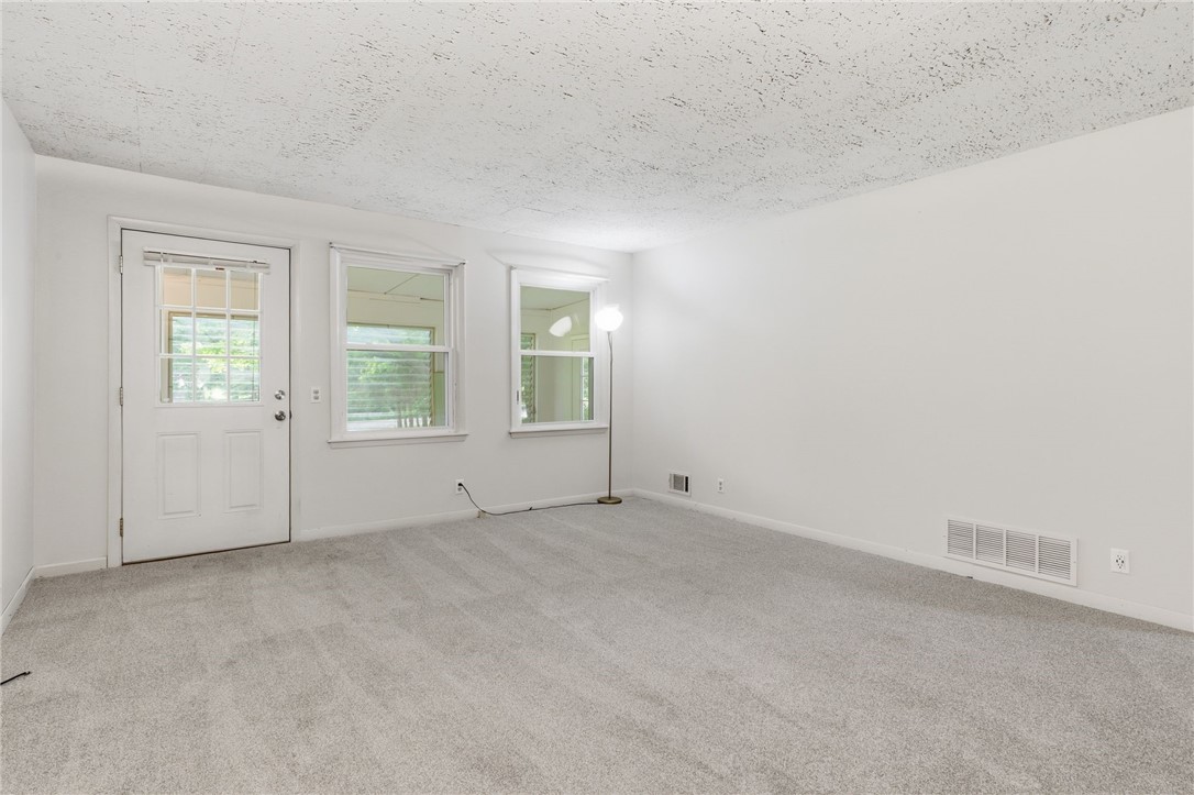 703-705 Holt Road Webster, NY 14580 - Photo 4 of 33