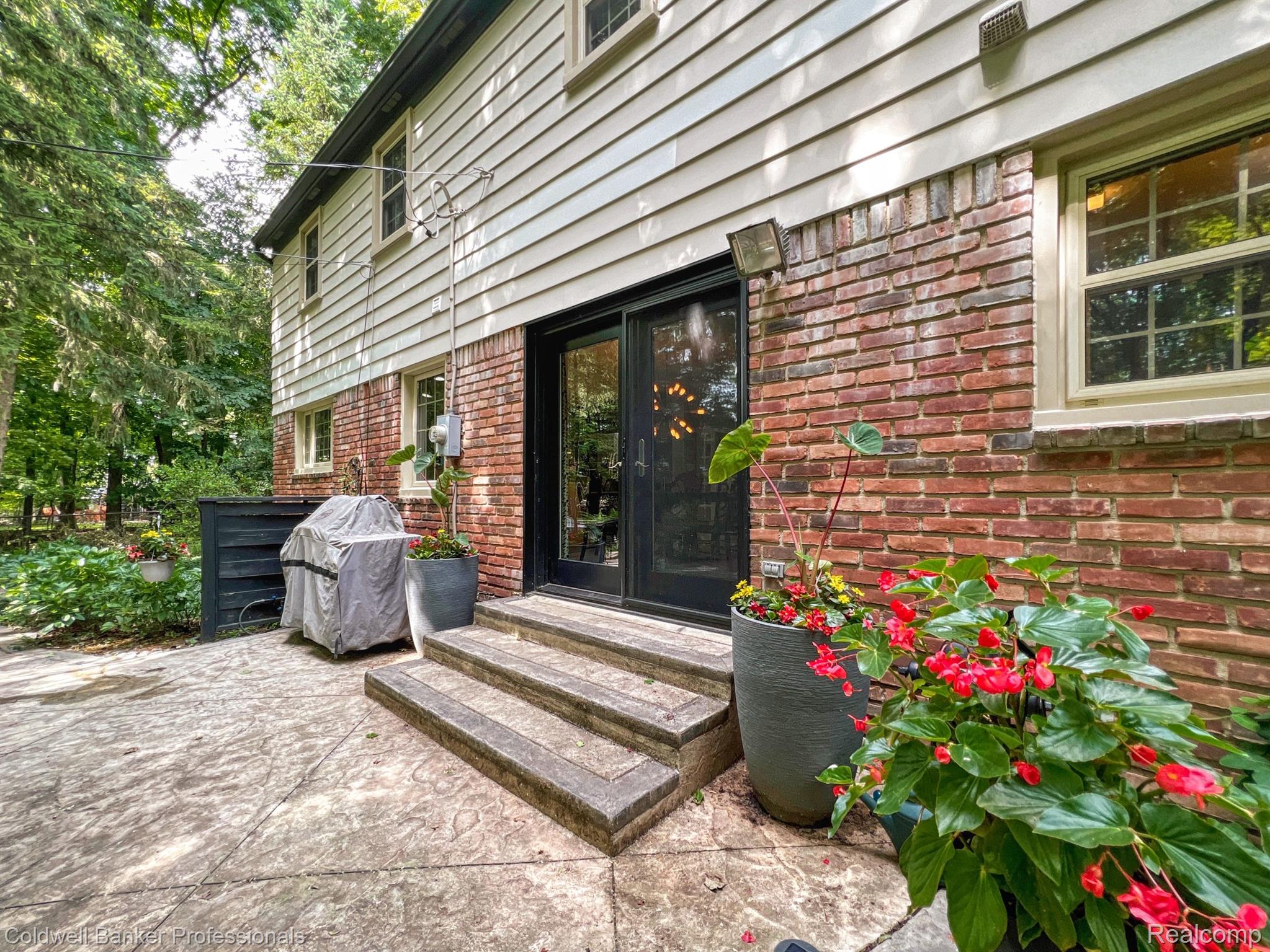 4972 Arrowhead Road West Bloomfield, MI 48323 - Photo 45 of 76 Gallery Image 45